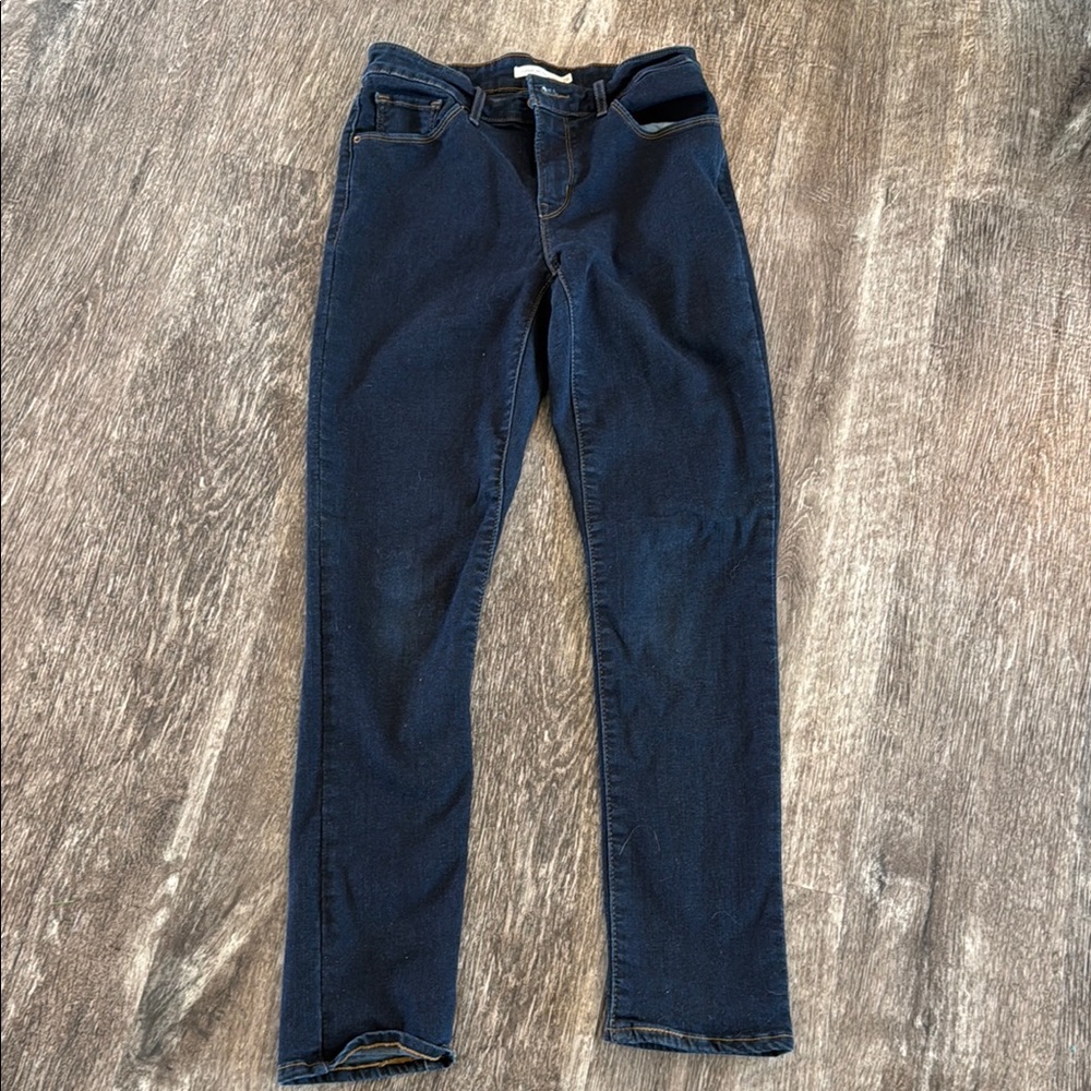 Levi's Blue Skinny Jeans with Classic Style